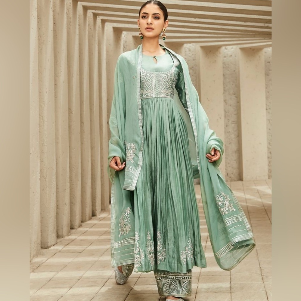 Chic Mint Embroidered Long Sleeve Dress